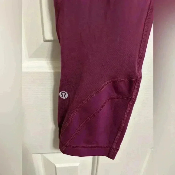 Lululemon Run Inspire Crop II Dashing Purple Ace Spot Jewelled Magenta Size 4 - Picture 6 of 7